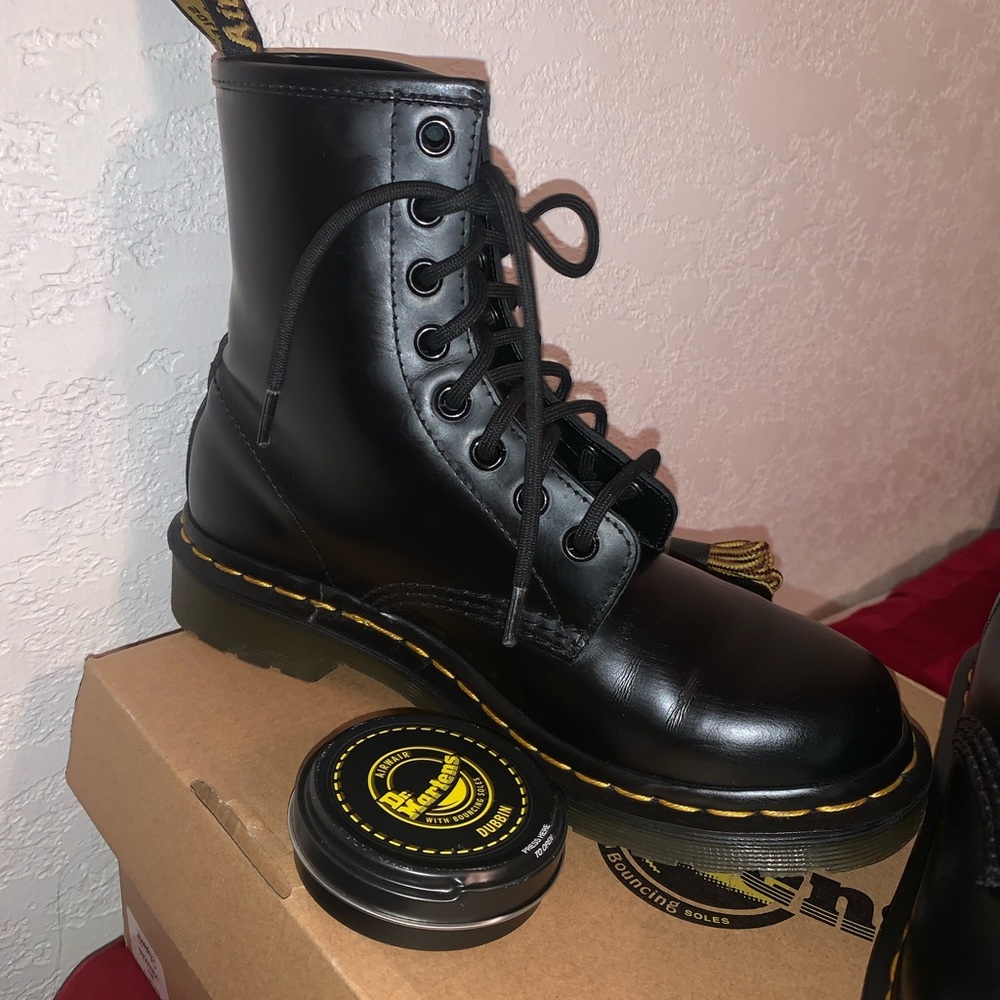 Dr.Martens Black Smooth Standard Fit Boots